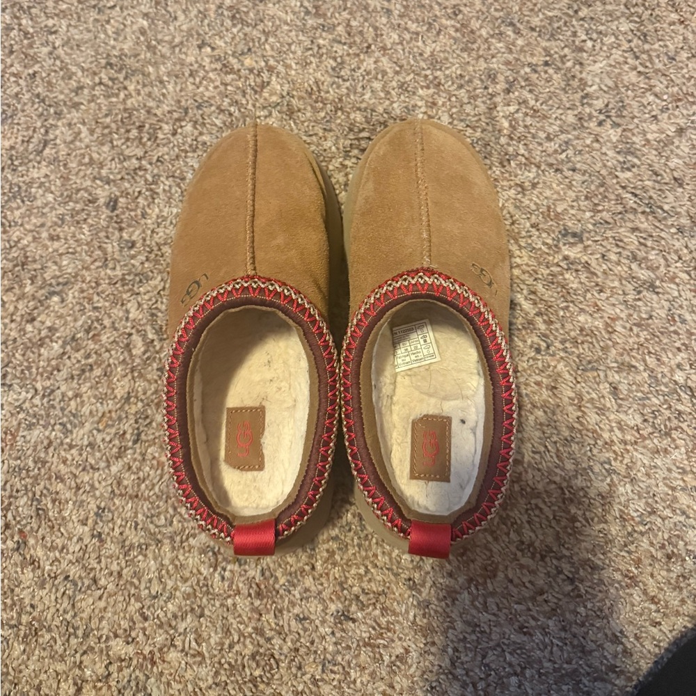 Ugg Platforms 
Barely worn